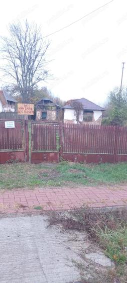 Teren de 2700 mp, în Dumbrăvești