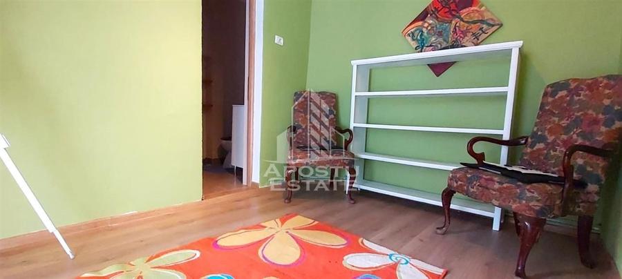 Apartament  2 camere la curte comuna zona intim - 2