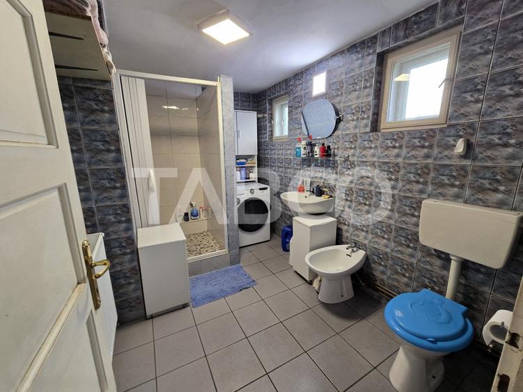 Casa spatioasa de vanzare teren 432 mp zona linistita - Lupeni Sibiu - 8