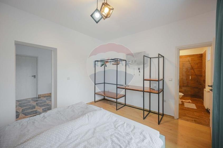 Pensiune cu 11 camere de vanzare, situata in Baile 1 Mai, Sanmartin - 14