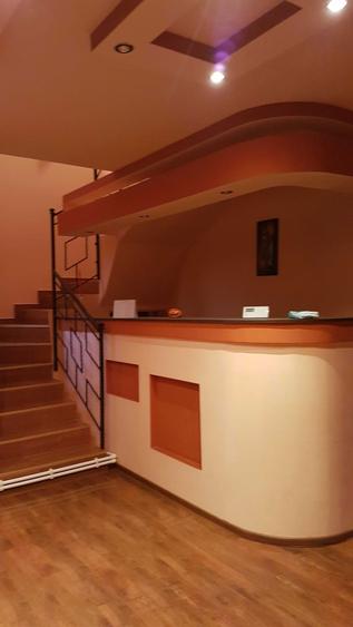 Casa de inchiriat: 5 dormitoare, 210 mp, teren de 900 mp - 7