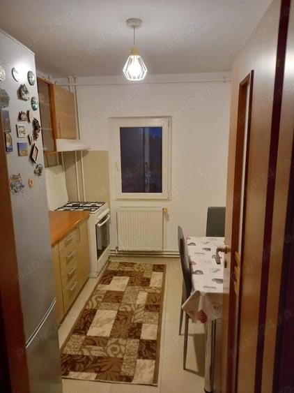 Proprietar,inchiriez apartament cu 3 camere,centrala proprie,izolat,in zona Sagului,Piata Doina - 1
