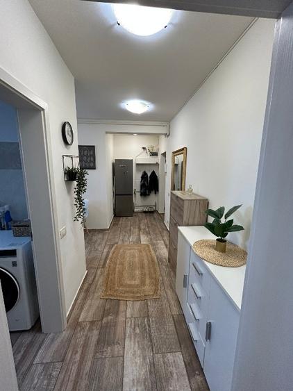 Proprietar Vand apartament cu o camera mobilat si utilat zona Buziasului AEM Str - 5