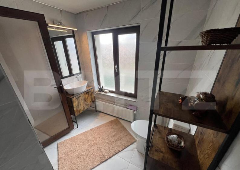 Pensiune de vanzare, 6 camere, 370 mp, zona Arcani - 3