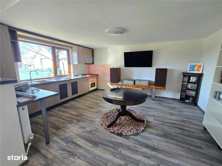 Casa renovata complet + Hala 160 mp de inchiriat in Holboca, 10 minute - 2