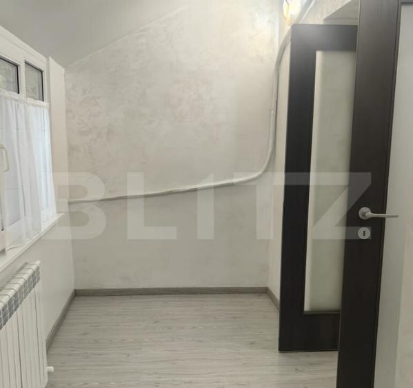 Apartament 3 camere, 55mp, zona Podul de Fier - 12