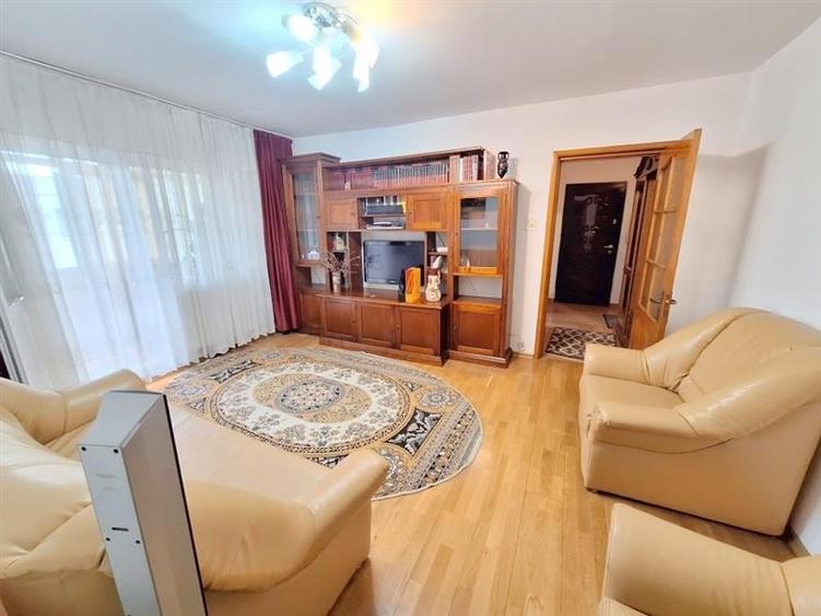 Apartament  2 camere semidecomandat, mobilat si utilat, zona Narcisa - 3