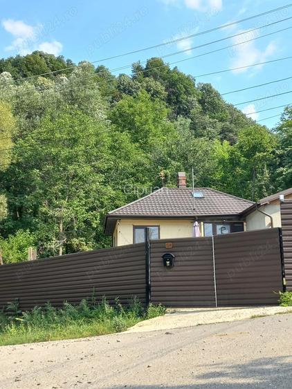 Ocazie: casa de vacanta sau locuinta permanenta in Doftana, zona linistita langa padure Ocazie: casa de vacanta sau locuinta permanenta in Doftana, zona linistita langa padure