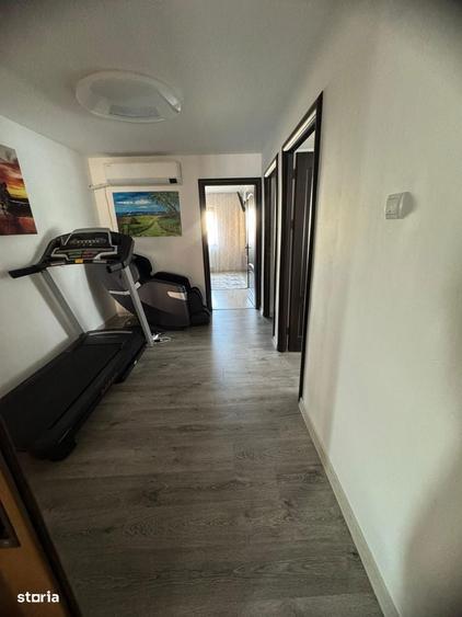 Casa de vanzare + 2 spa?ii comerciale func?ionale + foi?or acoperit - 2