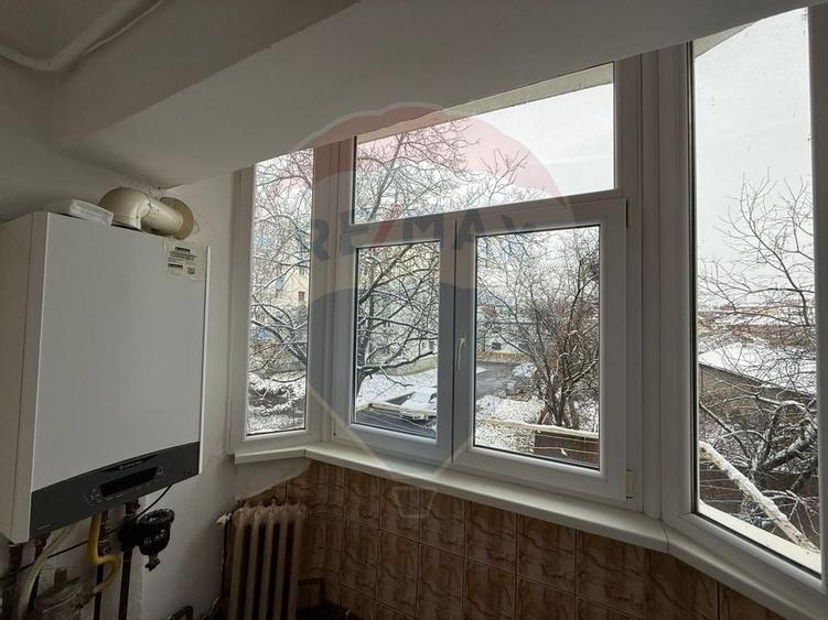 Apartament cu 3 camere de închiriat în zona 1 Mai - 12