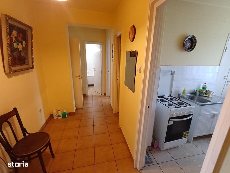 Apartament cu 3 camere decomandat în Central