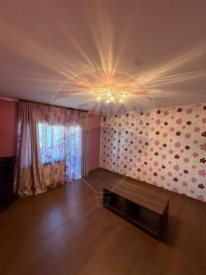 DE INCHIRIAT  APARTAMENT 4 camere zona centrala - 10