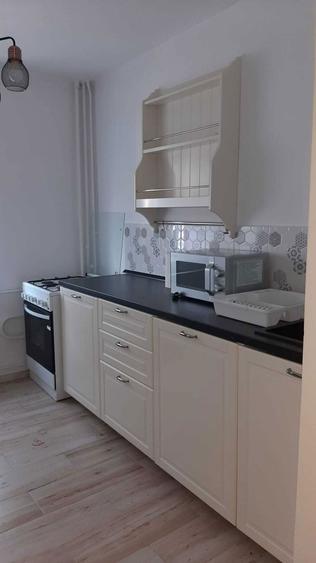 Proprietar, vand apartament 2 camere, zona 13 Septembrie - 4