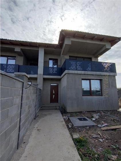 Duplex - personalizare interioara - acces auto - dormitor la parter - 11