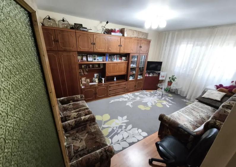 Inchiriere apartament 2 camere Bascov central - 1