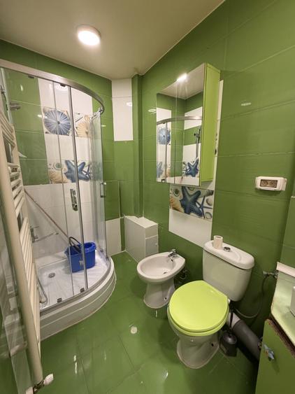 Apartament cu 2 camere decomandat, mobilat în Tomis Mall