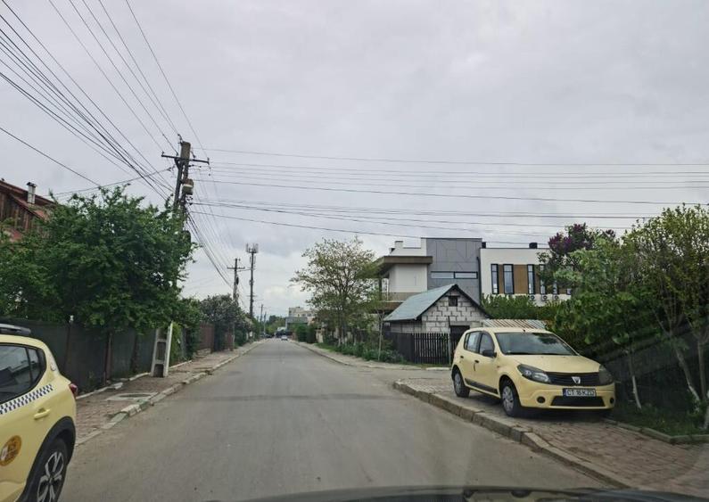 Teren de vanzare in Lazu - 2