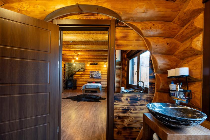 Proprietate Spectaculoasa - Sanctuar de liniste - Teren 4.7Ha - 1.000 MP Utili - 9