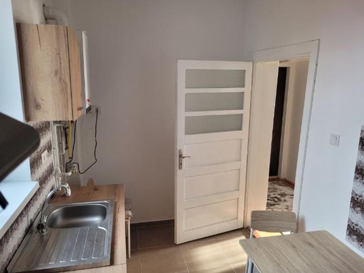 Ap  2 camere, decomandat, Musicescu Sagului. - 2