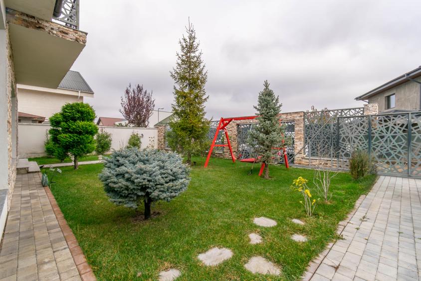 Locuinta construită pentru a fi locuită, nu doar admirată, complet mobilata - 9