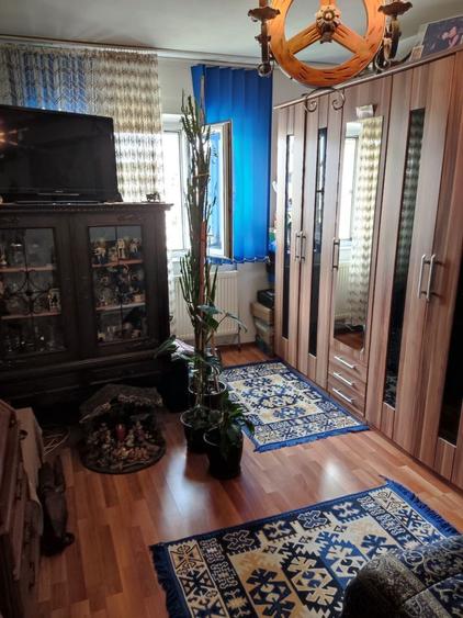 Apartament 2 camere decomandat 9 mai MALL - 1