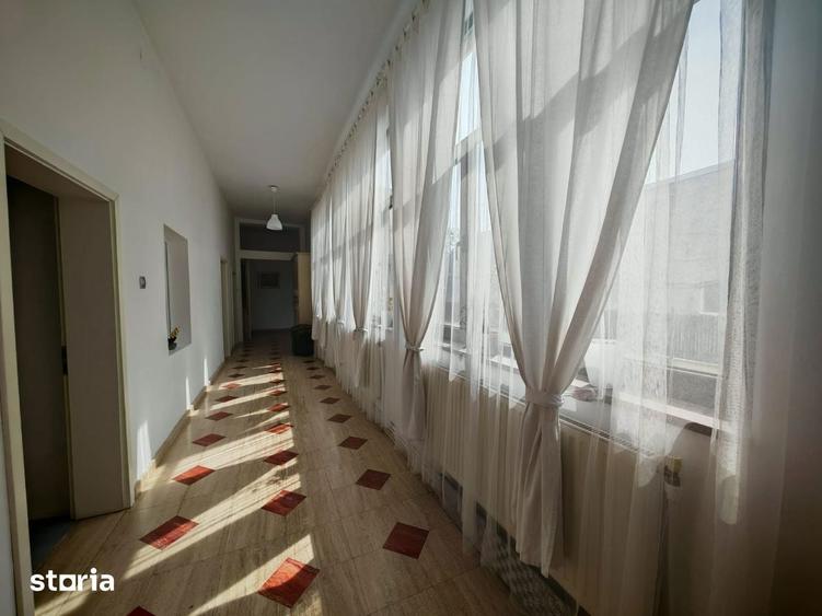 Casa in zona centrala 222 amprenta sol + anexe, suprafata teren 586mp - 6