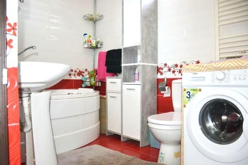 La doar 7 km fata de oras! Vanzare Casa P+M Targoviste - Exterior est. - 10