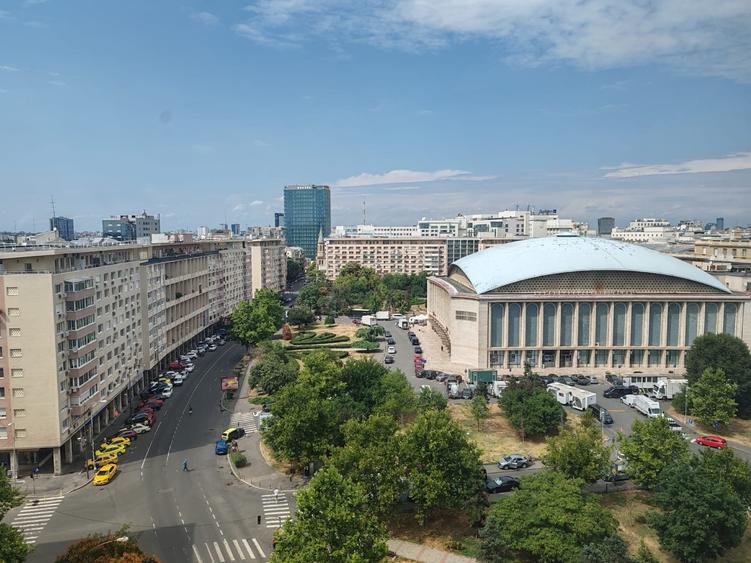 Sala Palatului 3 camere cu vedere superba nerenovat - 1