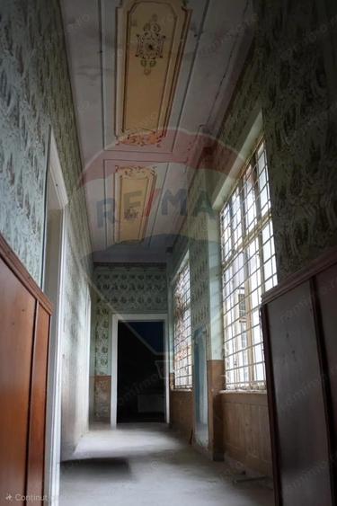 Casa / Vila cu 5 camere de vanzare - 2