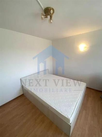 Garsoniera, Dambul Rotund - 1