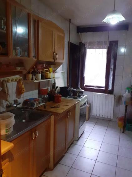 3 cam decomandat 2 bai 3 balcoane etaj 3 zona Mircea cel Batran - 5