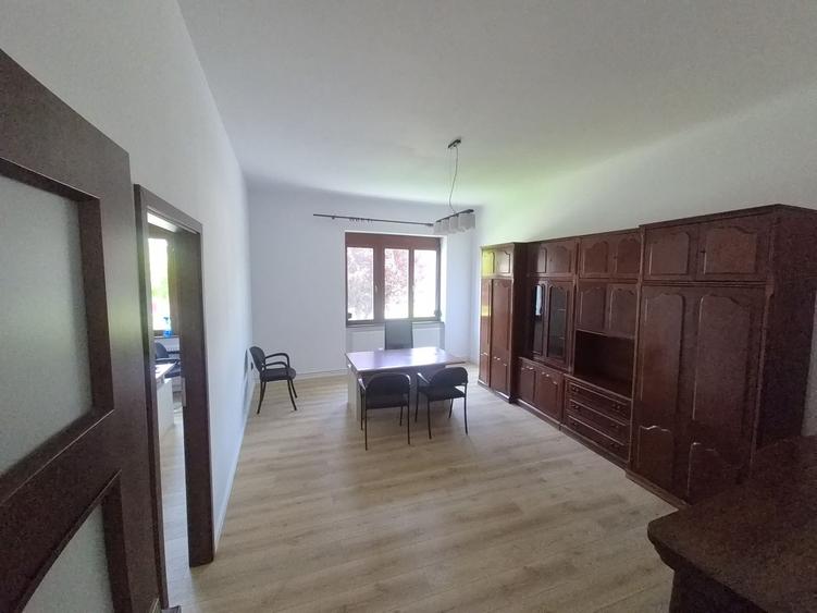 Spațiu comercial, de 200 mp, în Central