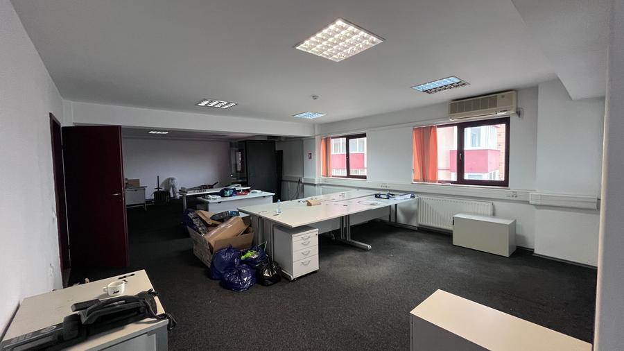 Spatiu Pentru Birouri 232 mp - Zona Racadau - cod 5232 - 6