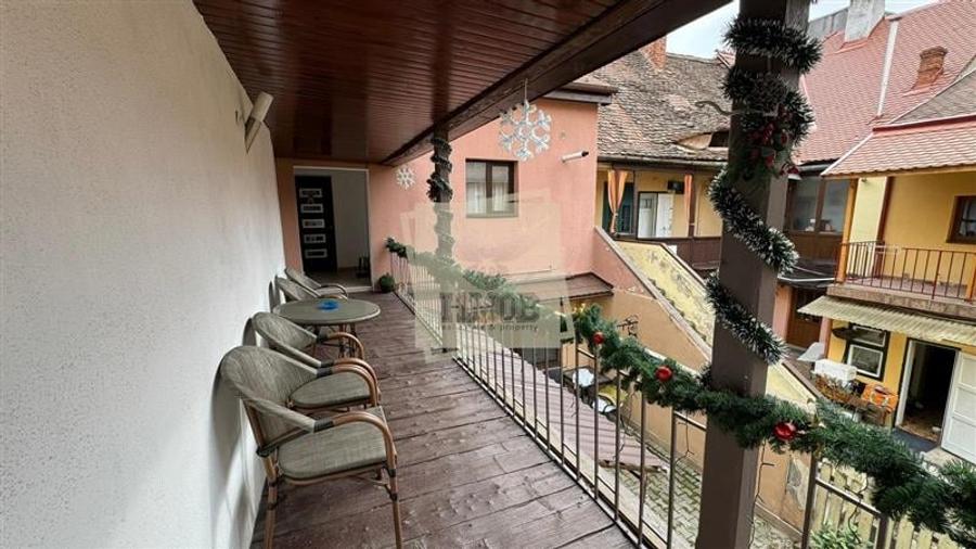 Afacere la cheie 2 garsoniere  zona ultracentrala - 16