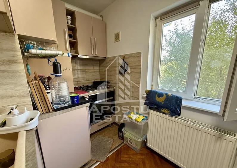 Apartament cu 3 camere, etajul 1, centrala proprie, zona ... - 4