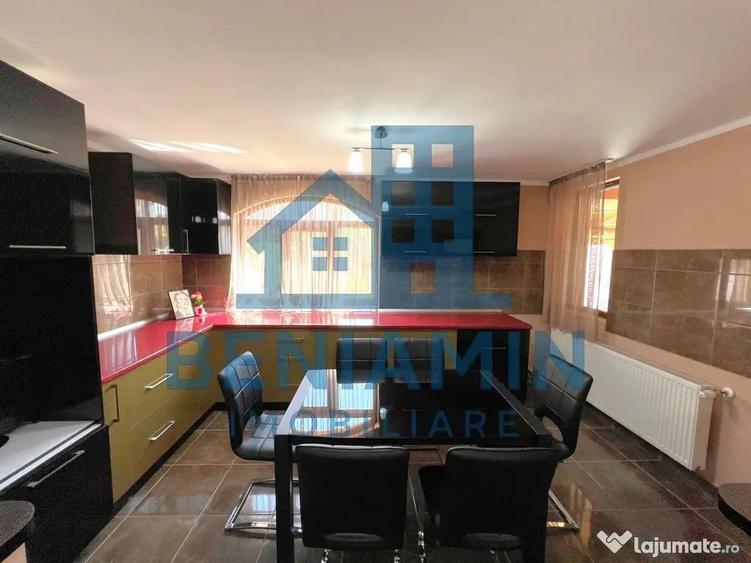 Casă cu 7 camere cu Teren 900 Mp în Popoveni