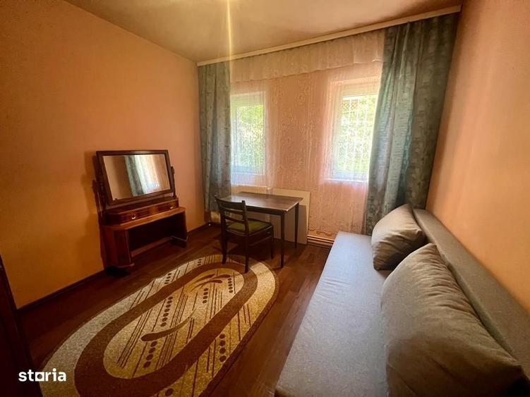 Apartament cu 3 camere decomandat în Cornișa
