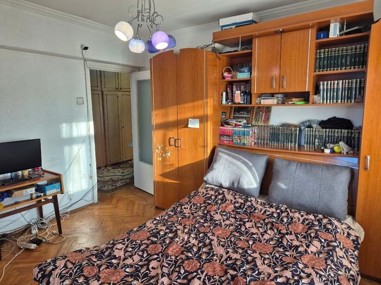 Apartament cu 3 camere decomandat, mobilat în Păcurari