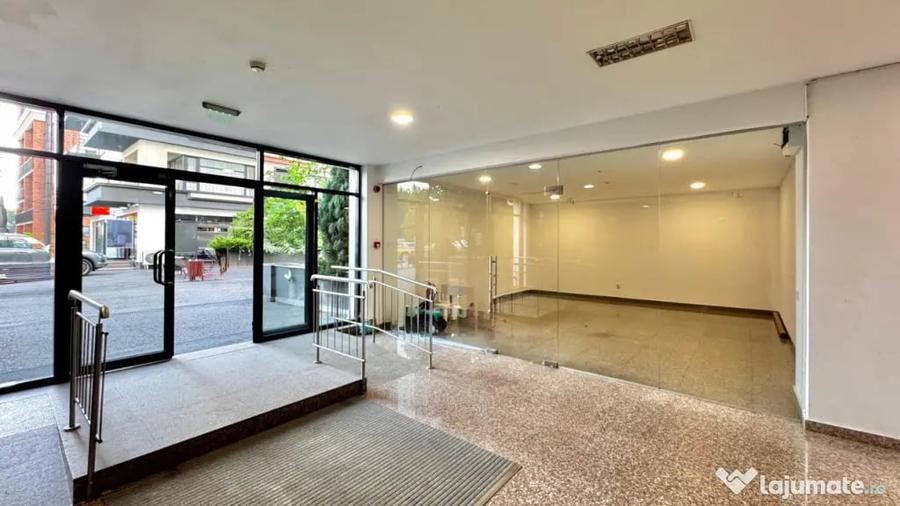 Spațiu comercial, de 32 mp, în Central