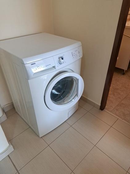 Garsonieră decomandată în Rogerius