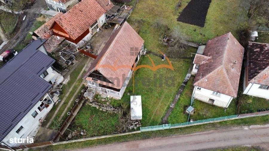 Casă cu 3 camere în Turea