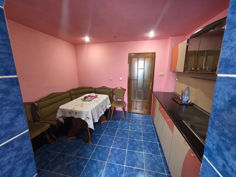 Apartament cu 2 camere decomandat în Petros