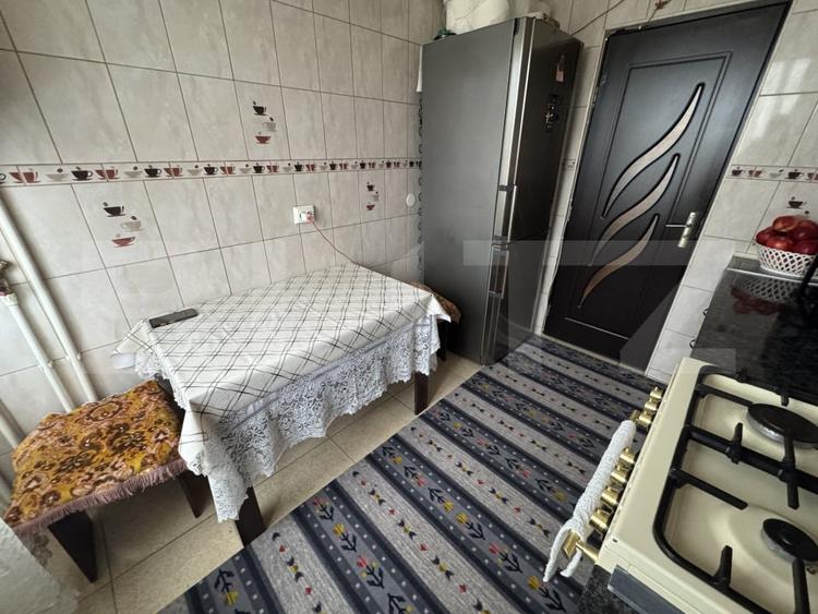 Apartament cu 3 camere semidecomandat, mobilat în Splai Bahlui