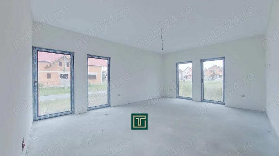 Casă cu 3 camere cu Teren 303 Mp în Fântânele