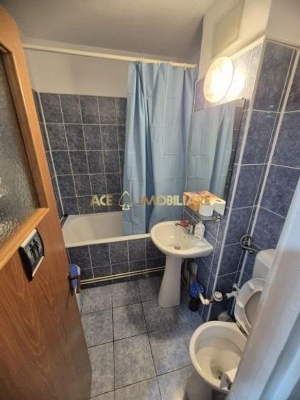 Apartament cu 2 camere decomandat, mobilat în Titan