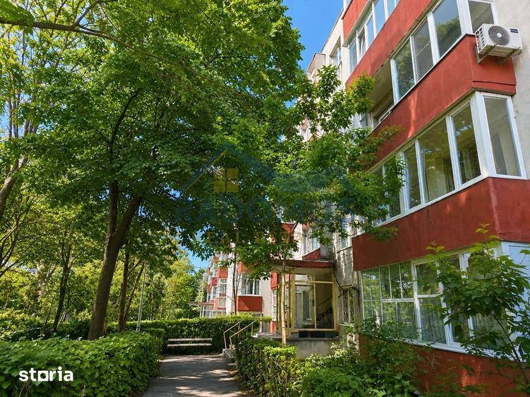 Apartament cu 3 camere semidecomandat, mobilat în Andrei Mureșanu