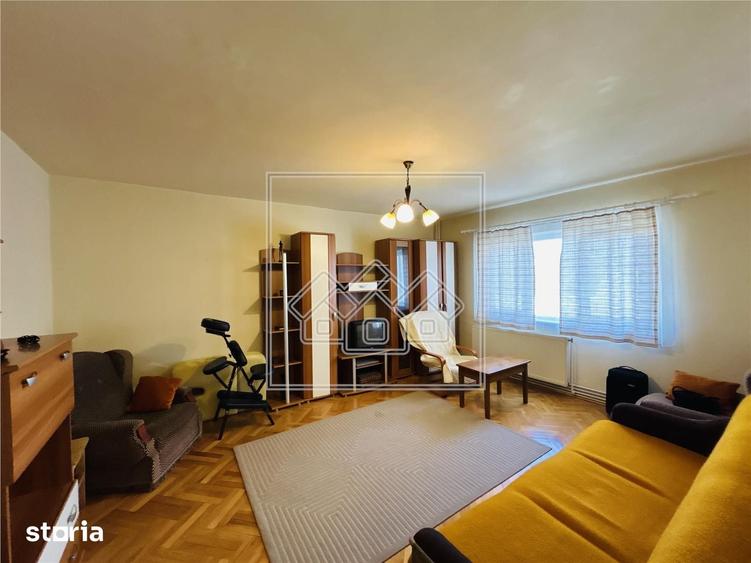 Apartament cu 3 camere decomandat în Terezian