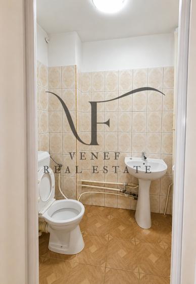Apartament cu 3 camere semidecomandat în Iancului