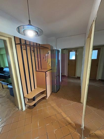 Apartament cu 3 camere decomandat în Decebal
