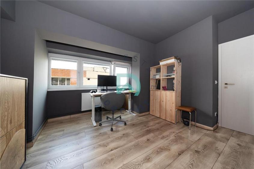 Apartament cu 4 camere decomandat în Răcădău